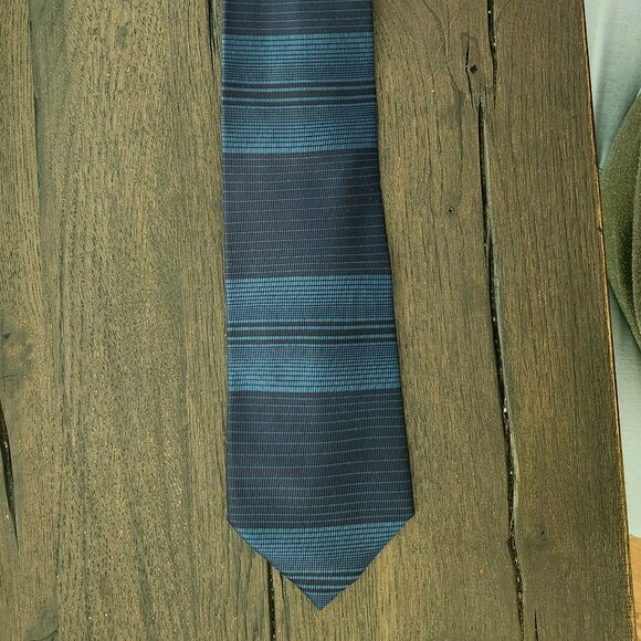 GUCCI Blue Strip Silk Necktie - Picture 1 of 5